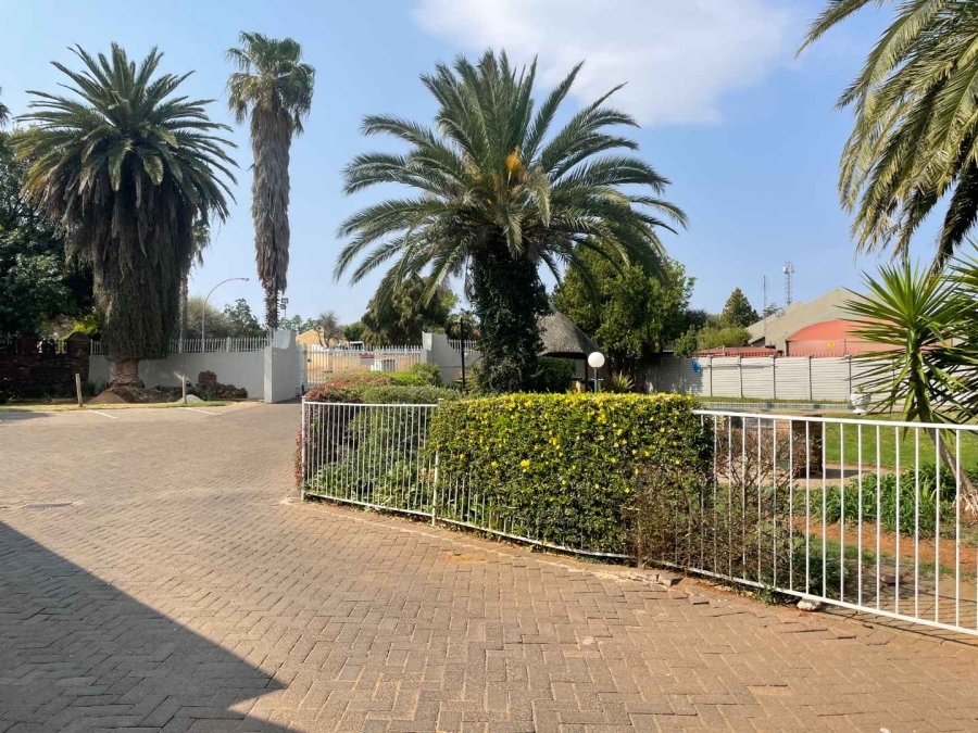 2 Bedroom Property for Sale in Langenhovenpark Free State